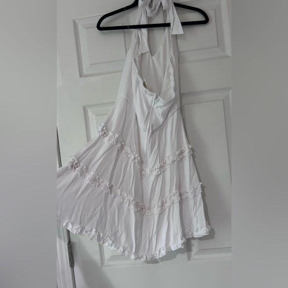 WHITE ALTAR’D STATE HALTER STYLE SUMMER DRESS - Picture 3 of 3